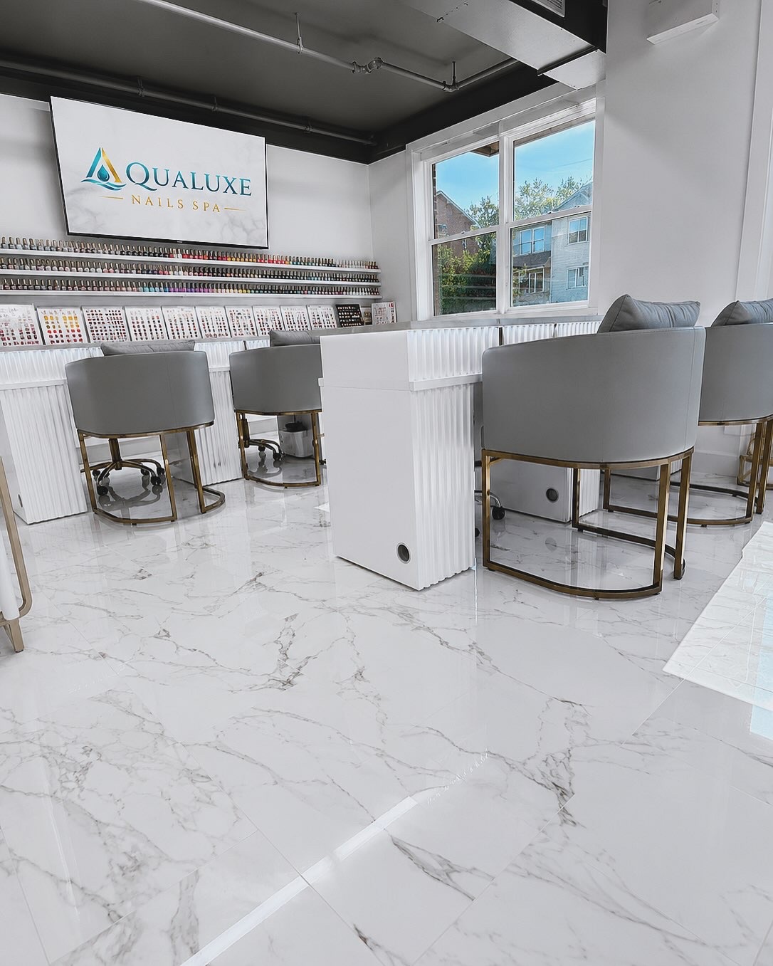AqualuxeNailsSpa studio interior